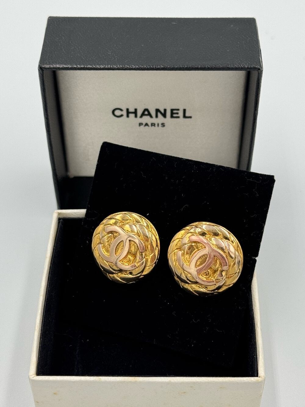 Authentic Vintage CHANEL 97P Quilted CC Logo Round Clip On Earrings Gold Plated